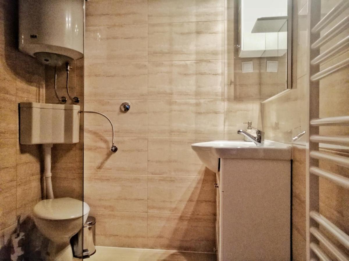 耶泽尔采 House Angie酒店 外观 照片